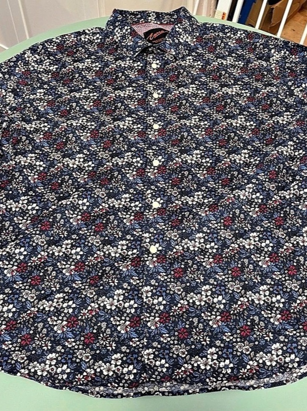 Egara Floral Button Down in Blue XL Like New Long Sleeve